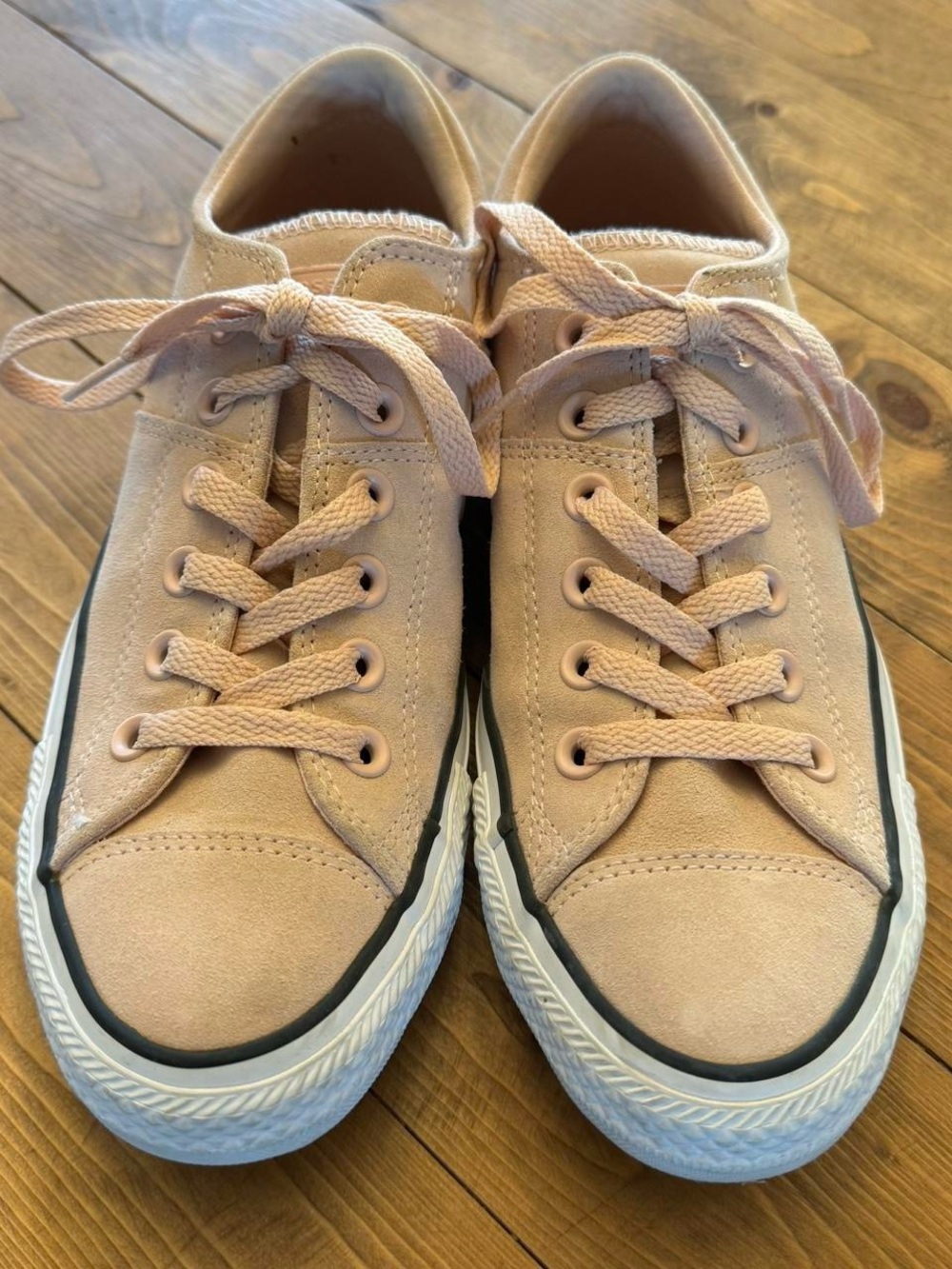 Converse Women’s Low-Top Sneakers in Light Pink